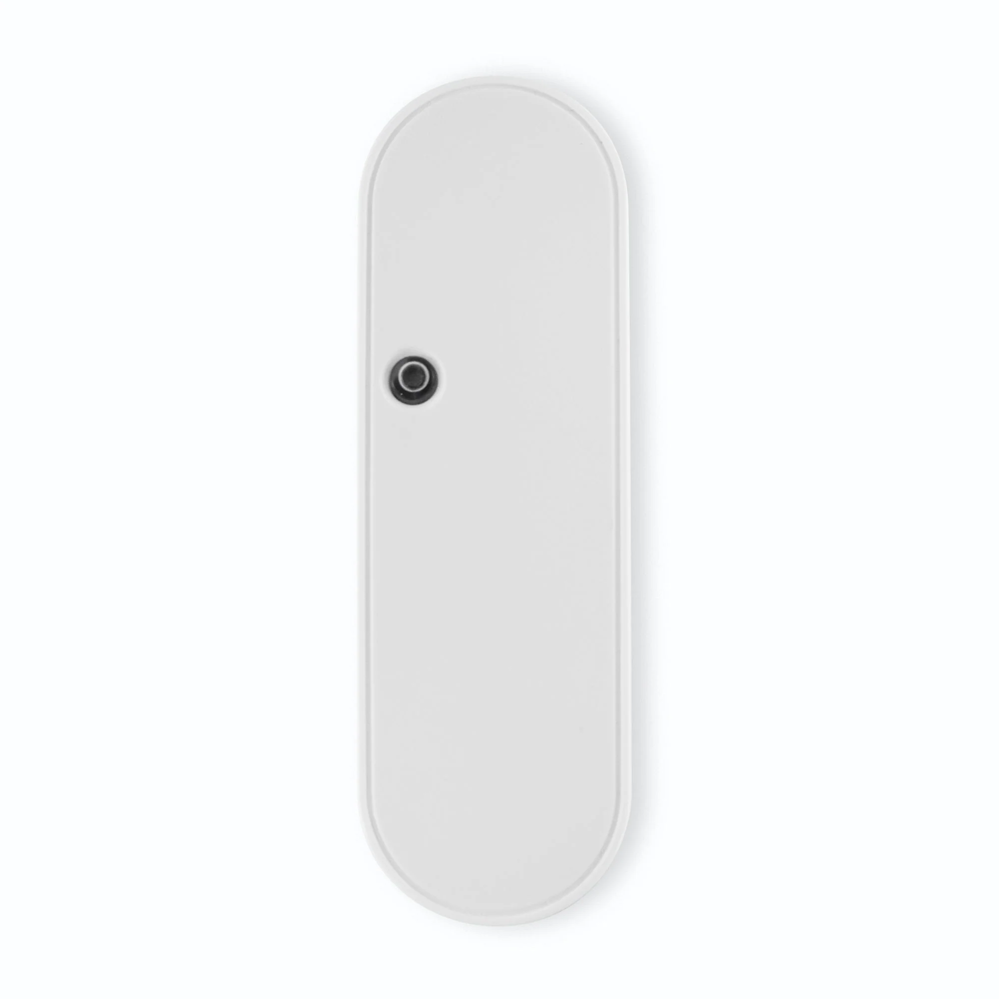 Does this 'smart cable' have a physical power switch, similar to the discontinued Swwidinter zwave cord switches, or is it remote control only.